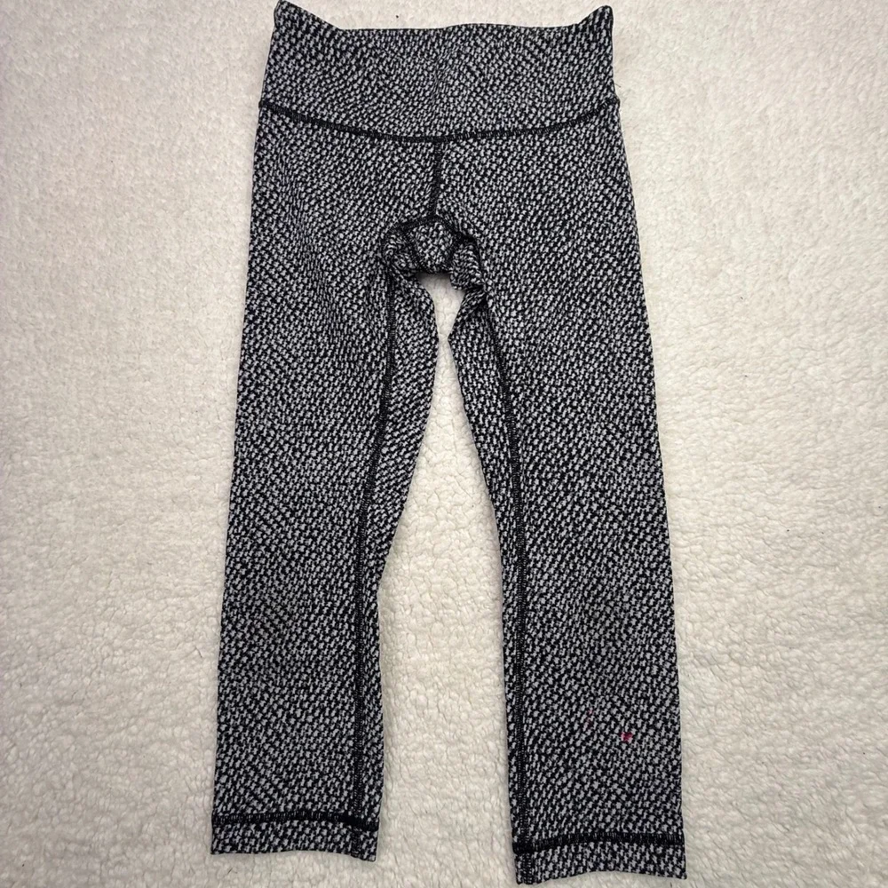Lululemon Align High Rise Crop Leggings Black White Snake Print Size‎ 4